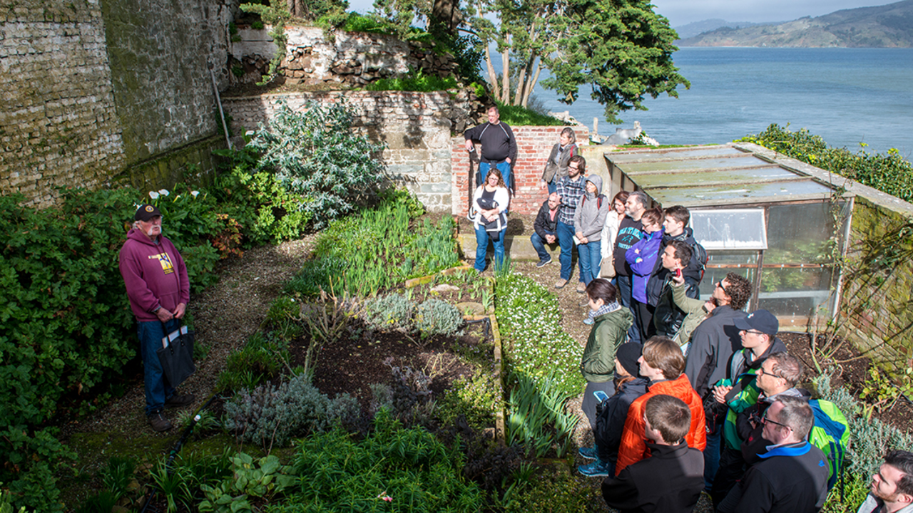 A_ALCA_170203_HNL_0397_2x1.jpg Alcatraz Historic Gardens