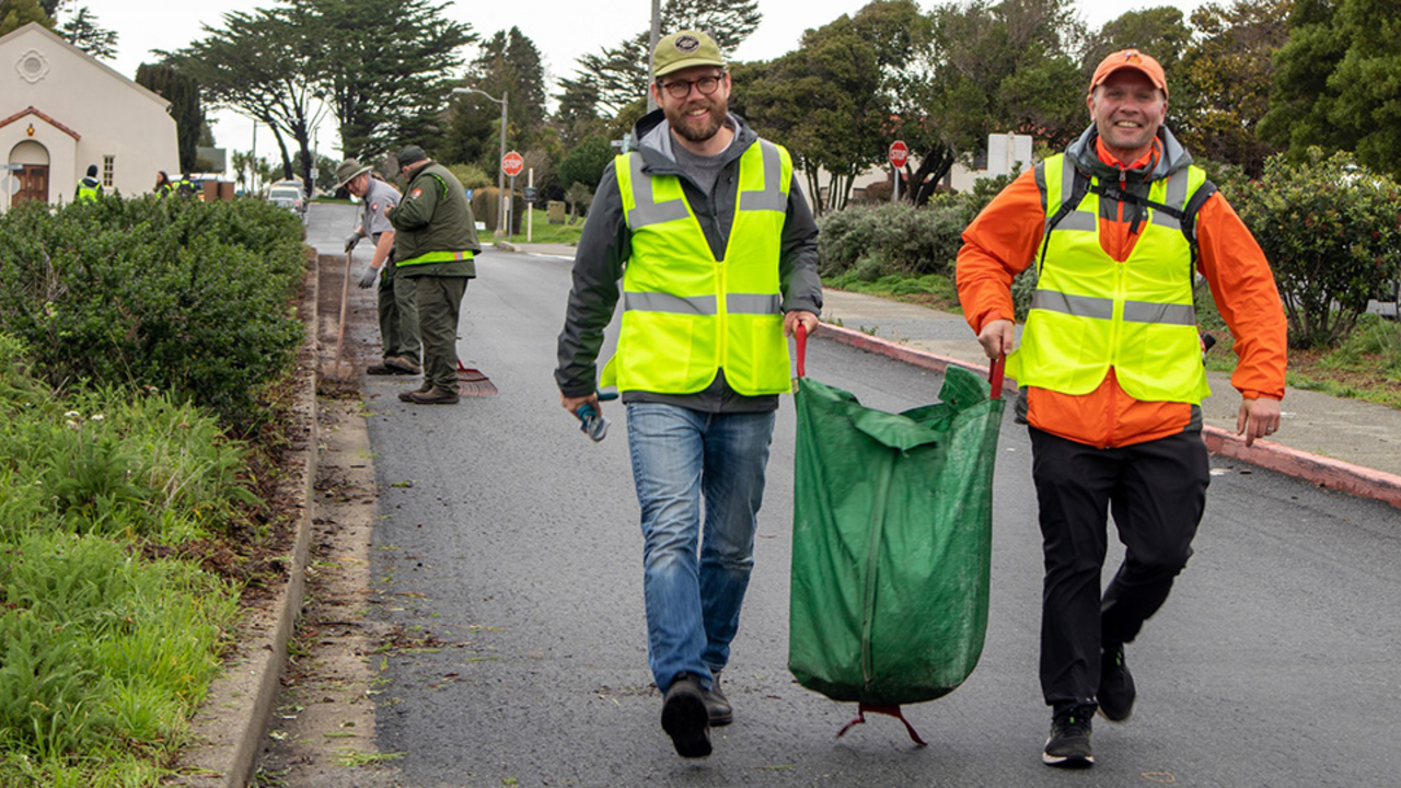 Volunteers at Fort Mason Volunteers at Fort Mason