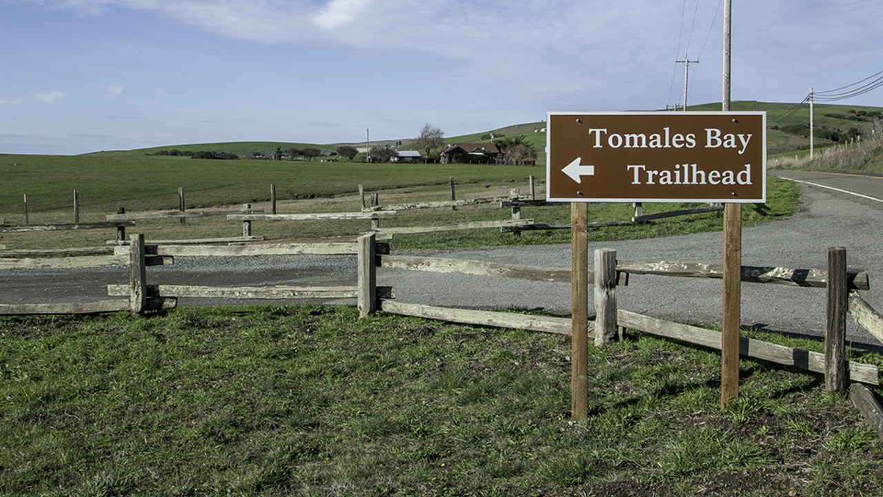 A_PORE_160115_KW_001.tomales_2x1.jpg Signage